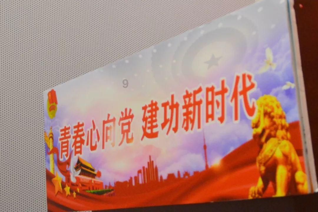 自己女朋友跟她，一个男性朋友借车正常吗？游戏画面